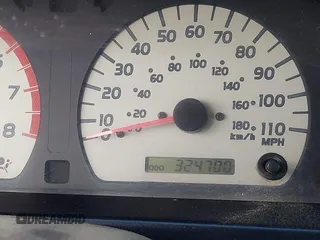 2002 Toyota Tacoma PreRunner z VIN 5TESN92N62Z119262, wystawiony jako IAAI lot #41848612 z przebiegiem 324 700 mil mil oraz . Historia ofert i sprzedaży dostępna na DreamBid. Obrazek 7.
