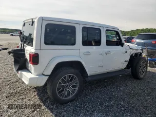 2022 Jeep Wrangler Unlimited Sahara z VIN 1C4JJXP60NW172103, wystawiony jako Copart lot #60396415 z przebiegiem 29 960 mil mil oraz Szkoda całkowita • Salvage title. Historia ofert i sprzedaży dostępna na DreamBid. Obrazek 3.