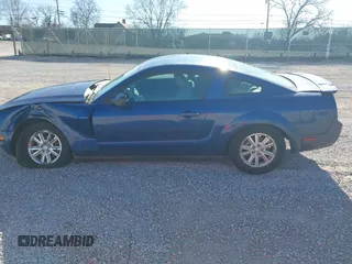 2007 Ford Mustang Deluxe with VIN 1ZVFT80N575315401, listed as a IAAI auction lot 41698515 with 157,141 mi miles. Bid and sale history available at carsss.com. Image 15.