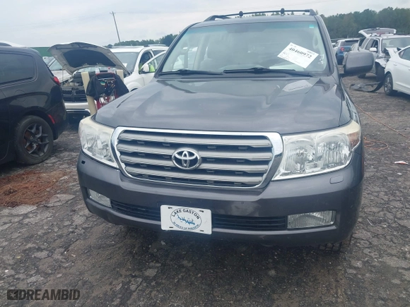 2011 Toyota Land Cruiser with VIN JTMHY7AJ9B4007410, listed as a IAAI auction lot 40460972 with 175,901 mi miles. Bid and sale history available at carsss.com. Image 13.