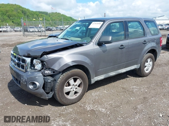 2009 Ford Escape XLS z VIN 1FMCU02709KC11692, wystawiony jako IAAI lot #42202890 z przebiegiem 155 243 mil mil oraz . Historia ofert i sprzedaży dostępna na DreamBid. Obrazek 17.