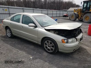2005 Volvo S60 with VIN YV1RH592752442037, listed as a Copart auction lot 49637015 with 103,774 mi miles and Salvage Title. Bid and sale history available at carsss.com. Image 4.