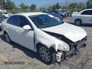 2007 Volkswagen Jetta 2.5 с VIN 3VWRF71K87M122916, выставлен на аукционе IAAI как лот 42299956 с пробегом 164 536 миль миль и . История ставок и продаж доступна на DreamBid. Изображение 1.