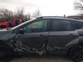 2017 Ford Escape SE with VIN 1FMCU0G97HUE53859, listed as a IAAI auction lot 41898162 with 79,619 mi miles. Bid and sale history available at carsss.com. Image 17.