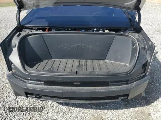 2024 Tesla Cybertruck Cyberbeast z VIN 7G2CEHEE0RA031839, wystawiony jako Copart lot #45773575 z przebiegiem 7133 mil mil oraz Szkody całkowita. Historia ofert i sprzedaży dostępna na DreamBid. Obrazek 12.