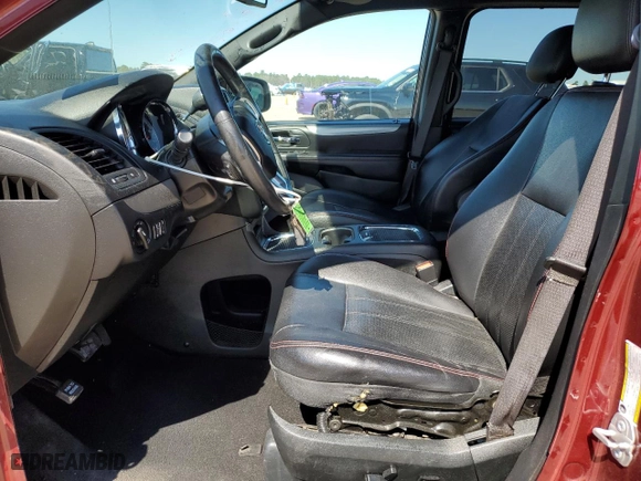2019 Dodge Grand Caravan GT with VIN 2C4RDGEG5KR535764, listed as a Copart auction lot 46284885 with 121,525 mi miles and Salvage Title. Bid and sale history available at carsss.com. Image 7.