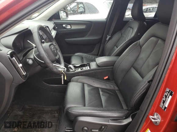 2023 Volvo XC40 Plus Dark Theme с VIN YV4L12UW5P2071775, выставлен на аукционе Copart как лот 51894235 с пробегом 18 883 миль миль и Списание • Salvage title. История ставок и продаж доступна на DreamBid. Изображение 7.