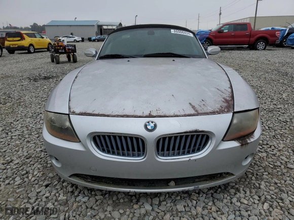 2004 BMW Z4 2.5i with VIN 4USBT335X4LS49428, listed as a Copart auction lot 86008434 with 130,023 mi miles and Clean Title. Bid and sale history available at carsss.com. Image 5.