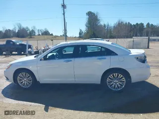 2011 Chrysler 200 Limited with VIN 1C3BC2FG3BN575607, listed as a IAAI auction lot 41661249 with 235,816 mi miles. Bid and sale history available at carsss.com. Image 14.