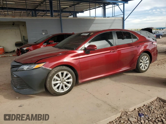 2020 Toyota Camry LE with VIN 4T1C11AK9LU916474, listed as a Copart auction lot 48053055 with 137,210 mi miles and Clean Title. Bid and sale history available at carsss.com. Image 1.