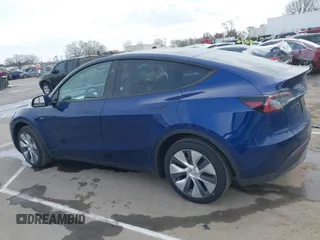 2024 Tesla Model Y Long Range z VIN 7SAYGDEE9RA244657, wystawiony jako IAAI lot #41694621 z przebiegiem 12 991 mil mil oraz . Historia ofert i sprzedaży dostępna na DreamBid. Obrazek 15.