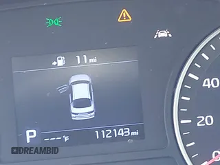 2019 Kia Optima LX z VIN 5XXGT4L38KG341070, wystawiony jako IAAI lot #42348351 z przebiegiem 112 143 mil mil oraz . Historia ofert i sprzedaży dostępna na DreamBid. Obrazek 16.