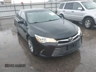 2017 Toyota Camry XLE z VIN 4T1BF1FK4HU276607, wystawiony jako IAAI lot #41874782 z przebiegiem 115 021 mil mil oraz . Historia ofert i sprzedaży dostępna na DreamBid. Obrazek 1.