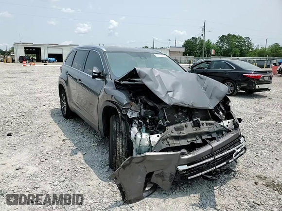 2018 Toyota Highlander SE with VIN 5TDKZRFH9JS545175, listed as a Copart auction lot 59377945 with 214,242 mi miles and Salvage title. Bid and sale history available at DreamBid. Image 13.