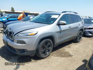 2018 Jeep Cherokee Latitude с VIN 1C4PJLCB9JD556540, выставлен на аукционе IAAI как лот 42282672 с пробегом 241 951 миль миль и . История ставок и продаж доступна на DreamBid. Изображение 17.