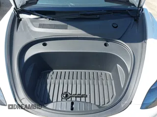 2023 Tesla Model 3 z VIN 5YJ3E1EA1PF558926, wystawiony jako IAAI lot #41958520 z przebiegiem 30 798 mil mil oraz . Historia ofert i sprzedaży dostępna na DreamBid. Obrazek 10.