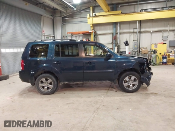 2011 Honda Pilot EX-L with VIN 5FNYF4H52BB038651, listed as a IAAI auction lot 41868695 with 281,683 mi miles. Bid and sale history available at carsss.com. Image 13.