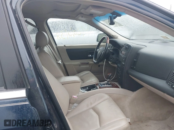 2005 Cadillac SRX with VIN 1GYEE63A650152302, listed as a IAAI auction lot 42010138 with 101,831 mi miles. Bid and sale history available at carsss.com. Image 5.