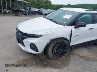 2021 Chevrolet Blazer LT z VIN 3GNKBHR40MS577432, wystawiony jako IAAI lot #42388880 z przebiegiem 35 438 mil mil oraz . Historia ofert i sprzedaży dostępna na DreamBid. Obrazek 6.