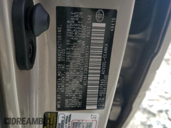 2005 Toyota Camry STD z VIN 4T1BE32K85U098314, wystawiony jako Copart lot #51684685 z przebiegiem 232 792 mil mil oraz Szkoda całkowita • Salvage title. Historia ofert i sprzedaży dostępna na DreamBid. Obrazek 12.