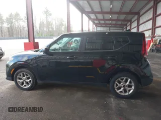 2022 Kia Soul LX with VIN KNDJ23AU1N7162106, listed as a IAAI auction lot 42071090 with 122,831 mi miles and . Bid and sale history available at DreamBid. Image 14.