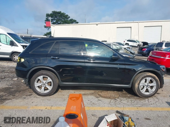 2018 Mercedes-Benz GLC 300 with VIN WDC0G4JB8JV086823, listed as a IAAI auction lot 42338203 with 114,000 mi miles and . Bid and sale history available at DreamBid. Image 13.