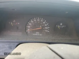 1989 Toyota Pickup DLX z VIN JT4RN93P5K0008068, wystawiony jako Copart lot #58843695 z przebiegiem 285 895 mil mil oraz Tytuł czysty. Historia ofert i sprzedaży dostępna na DreamBid. Obrazek 9.