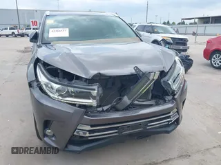 2018 Toyota Highlander Limited с VIN 5TDYZRFH1JS256186, выставлен на аукционе IAAI как лот 42366537 с пробегом 69 894 миль миль и . История ставок и продаж доступна на DreamBid. Изображение 6.