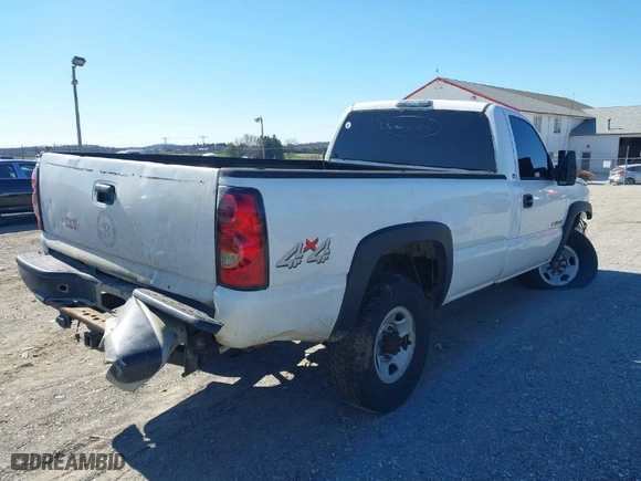 2005 Chevrolet Silverado 2500HD with VIN 1GCHK24U85E327875, listed as a IAAI auction lot 41904688 with 94,071 mi miles. Bid and sale history available at carsss.com. Image 4.