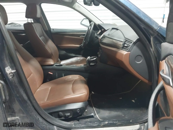 2013 BMW X1 xDrive28i with VIN WBAVL1C56DVR87073, listed as a IAAI auction lot 41532114 with 93,759 mi miles. Bid and sale history available at carsss.com. Image 5.