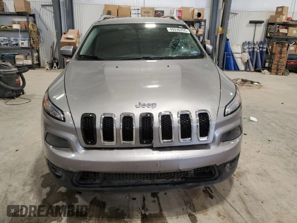2016 Jeep Cherokee Altitude with VIN 1C4PJLCS2GW292056, listed as a Copart auction lot 49246295 with 60,600 mi miles and Clean Title. Bid and sale history available at carsss.com. Image 5.