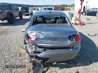 2013 Volkswagen Passat SE z VIN 1VWBH7A39DC048956, wystawiony jako IAAI lot #42039394 z przebiegiem 111 331 mil mil oraz . Historia ofert i sprzedaży dostępna na DreamBid. Obrazek 17.