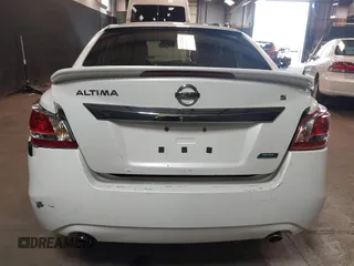 2013 Nissan Altima 2.5 S with VIN 1N4AL3AP1DC178101, listed as a IAAI auction lot 42109167 with 165,892 mi miles and . Bid and sale history available at carsss.com. Image 6.