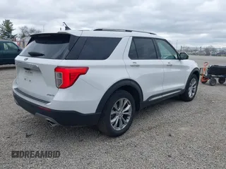 2024 Ford Explorer Limited with VIN 1FMSK8FH0RGA28427, listed as a IAAI auction lot 42017689 with 30,222 mi miles. Bid and sale history available at carsss.com. Image 4.