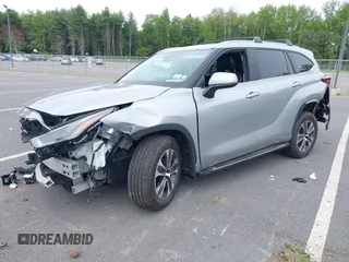 2024 Toyota Highlander LE with VIN 5TDKDRBH6RS532755, listed as a IAAI auction lot 42368462 with 8,337 mi miles and . Bid and sale history available at DreamBid. Image 2.