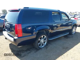 2007 Cadillac Escalade ESV z VIN 1GYFK66877R235810, wystawiony jako IAAI lot #42320143 z przebiegiem 247 150 mil mil oraz . Historia ofert i sprzedaży dostępna na DreamBid. Obrazek 4.