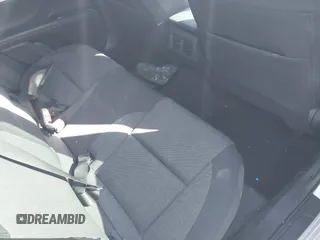 2025 Toyota Camry LE z VIN 4T1DBADKXSU009549, wystawiony jako IAAI lot #41366328 z przebiegiem 1 512 mil mil oraz . Historia ofert i sprzedaży dostępna na DreamBid. Obrazek 8.