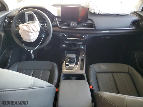 2024 Audi Q5 Premium with VIN WA1ABAFY6R2018600, listed as a Copart auction lot 68520944 with 16,910 mi miles and Non Repairable. Bid and sale history available at carsss.com. Image 8.