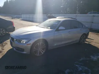 2015 BMW 3 Series 328i xDrive z VIN WBA3B3C50FF547921, wystawiony jako Copart lot #44819215 z przebiegiem 88 074 mil mil oraz Szkoda całkowita • Salvage title. Historia ofert i sprzedaży dostępna na DreamBid. Obrazek 1.