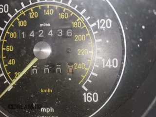 1985 Mercedes-Benz 380 z VIN WDBBA45C1FA018962, wystawiony jako IAAI lot #42449076 z przebiegiem 142 436 mil mil oraz . Historia ofert i sprzedaży dostępna na DreamBid. Obrazek 15.