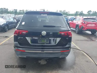 2018 Volkswagen Tiguan SEL с VIN 3VV3B7AX7JM076018, выставлен на аукционе IAAI как лот 42428029 с пробегом 70 339 миль миль и . История ставок и продаж доступна на DreamBid. Изображение 16.