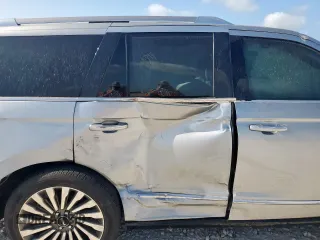 2020 Lincoln Navigator Reserve with VIN 5LMJJ2LT8LEL10853, listed as a Copart auction lot 63062835 with 21,305 mi miles and Salvage title. Bid and sale history available at DreamBid. Image 11.