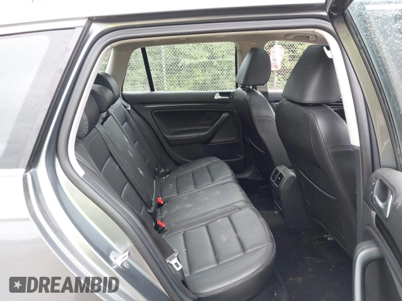 2011 Volkswagen Jetta SE with VIN 3VWPX7AJ3BM686901, listed as a IAAI auction lot 42561729 with 103,737 mi miles and . Bid and sale history available at DreamBid. Image 8.