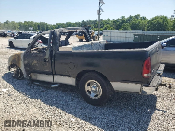 2003 Ford F-150 XL z VIN 2FTRF17W53CA11627, wystawiony jako Copart lot #53781405 z przebiegiem Nie podano mil oraz Szkoda całkowita • Salvage title. Historia ofert i sprzedaży dostępna na DreamBid. Obrazek 2.