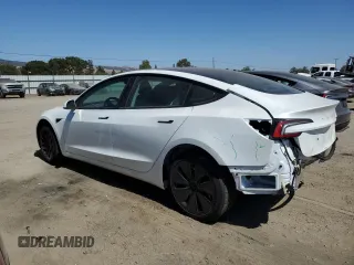 2025 Tesla Model 3 Long Range z VIN 5YJ3E1EAXSF914864, wystawiony jako Copart lot #60901055 z przebiegiem 4 174 mil mil oraz Szkoda całkowita • Salvage title. Historia ofert i sprzedaży dostępna na DreamBid. Obrazek 2.