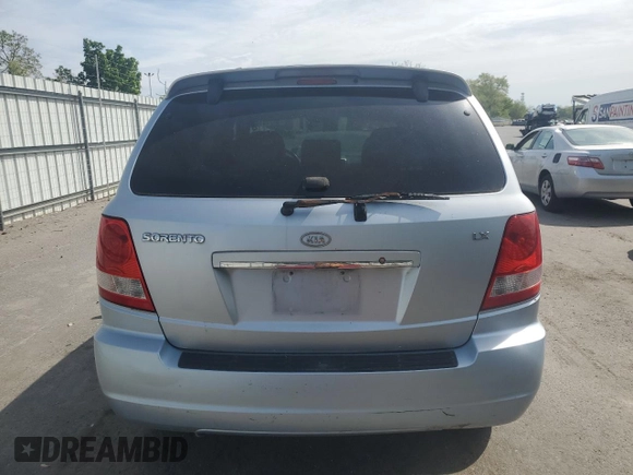 2005 Kia Sorento LX with VIN KNDJC733955478664, listed as a Copart auction lot 55295185 with 61,058 mi miles and Clean Title. Bid and sale history available at DreamBid. Image 6.