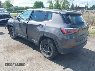 2018 Jeep Compass Sport z VIN 3C4NJCAB0JT267454, wystawiony jako IAAI lot #42266843 z przebiegiem 116 775 mil mil oraz . Historia ofert i sprzedaży dostępna na DreamBid. Obrazek 3.