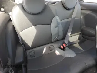 2010 MINI Hardtop с VIN WMWMF3C52ATZ65125, выставлен на аукционе Copart как лот 57271795 с пробегом Не указан миль и Чистый • Clean title. История ставок и продаж доступна на DreamBid. Изображение 10.