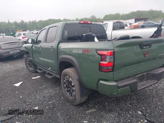 2023 Nissan Frontier Pro-4X z VIN 1N6ED1EK9PN620138, wystawiony jako IAAI lot #42186261 z przebiegiem 30 008 mil mil oraz . Historia ofert i sprzedaży dostępna na DreamBid. Obrazek 3.