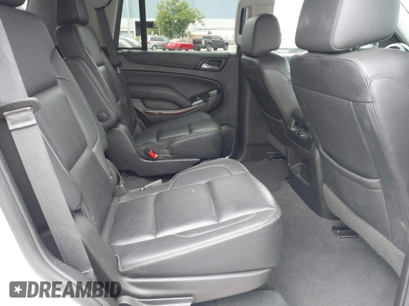 2019 GMC Yukon SLT with VIN 1GKS2BKC3KR160060, listed as a IAAI auction lot 42042122 with 124,733 mi miles. Bid and sale history available at carsss.com. Image 8.